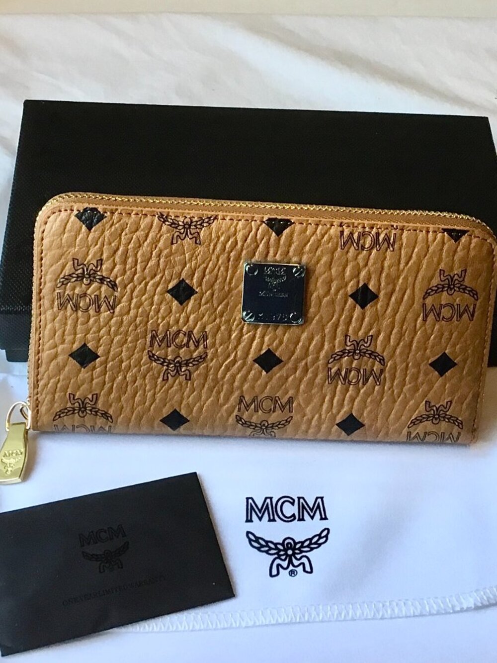 MCM ZIP AROUND LONG BROWN WALLET